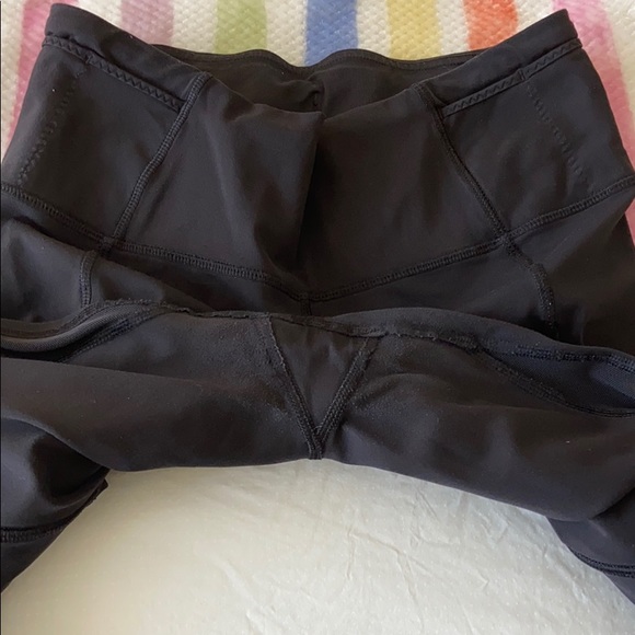 Lululemon Gait Keeper 7/8 Tight 25" in Black - Picture 12 of 12